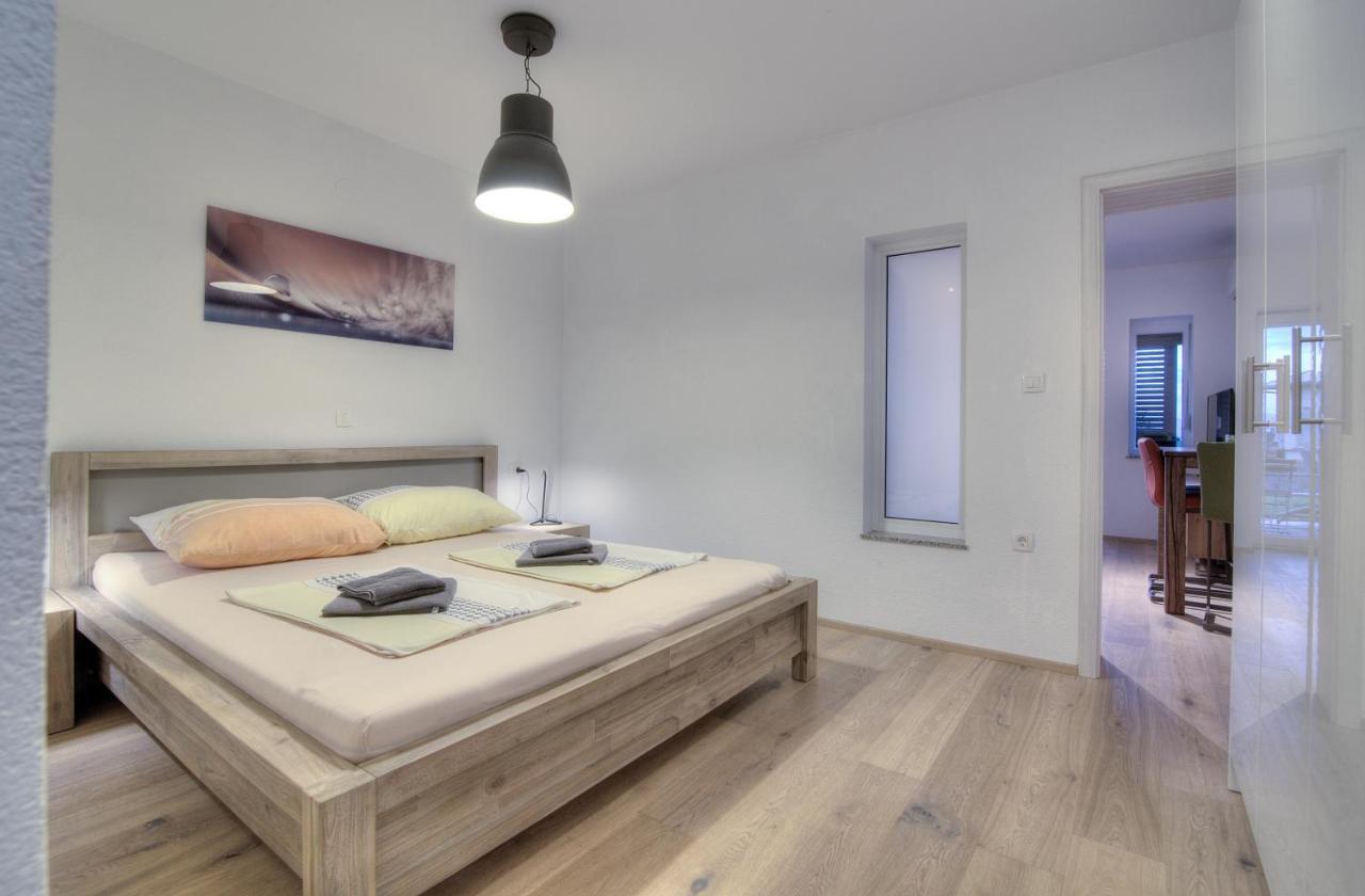 Bc Eleven - Mit Zentralheizung Apartman Zengg Kültér fotó