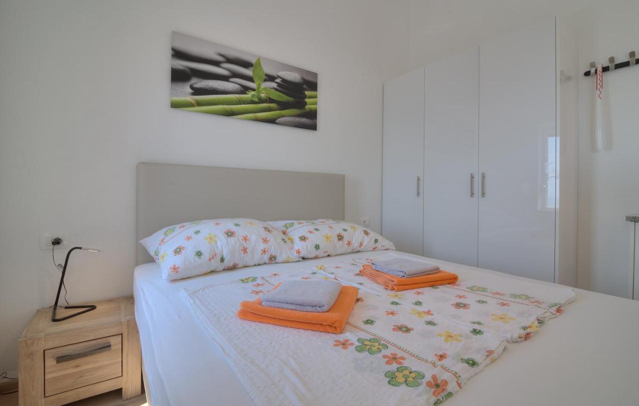 Bc Eleven - Mit Zentralheizung Apartman Zengg Kültér fotó
