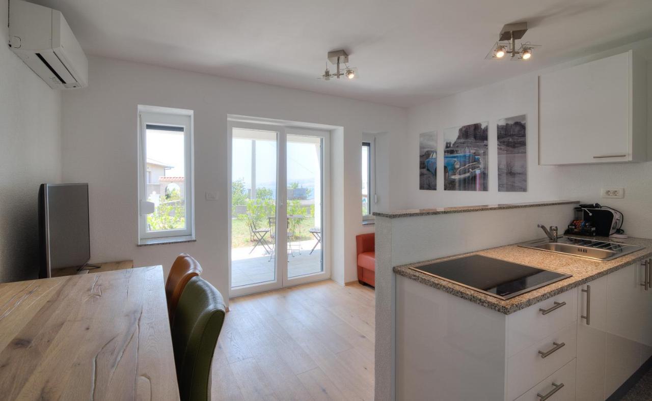 Bc Eleven - Mit Zentralheizung Apartman Zengg Kültér fotó