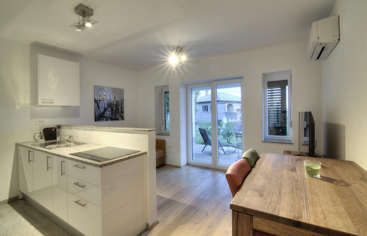 Bc Eleven - Mit Zentralheizung Apartman Zengg Kültér fotó