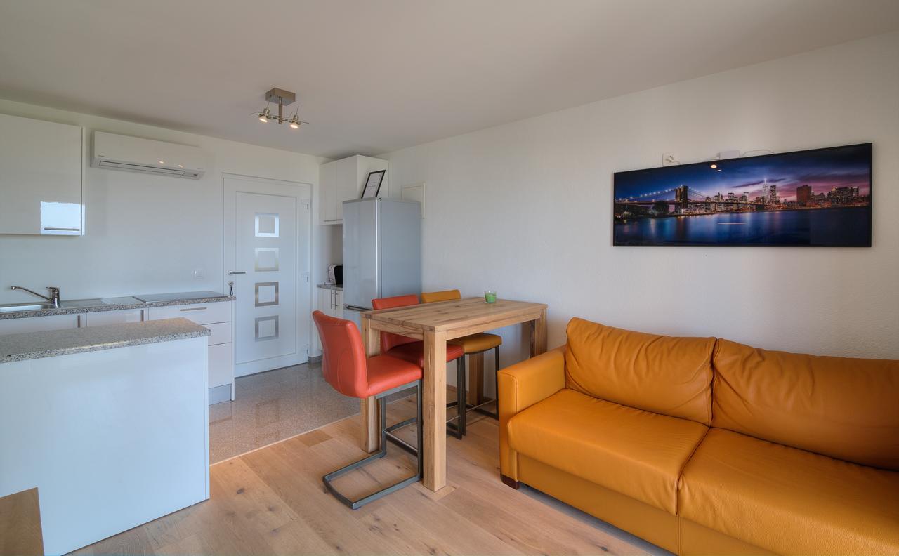 Bc Eleven - Mit Zentralheizung Apartman Zengg Kültér fotó